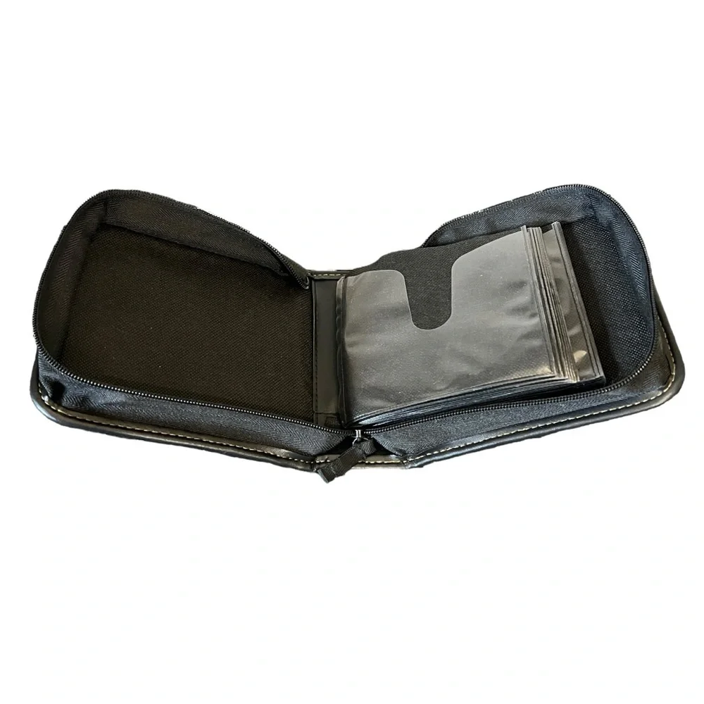 Case Logic 32 CD DVD Wallet Black Organizer Storage Case New Without Tags - Picture 3 of 3